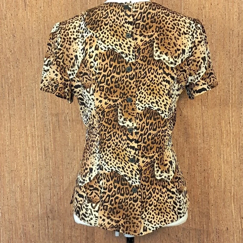 Vtg‎ PETITE SOPHISTICATE 2 Lux 100% Silk Fitted Animal Print Blouse Back Button - Picture 5 of 8
